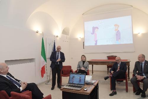 L'assessore regionale Sebastiano Callari alla presentazione del chatbot del Comune di Trieste